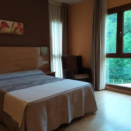 Santa Cristina 3* Pola de Lena