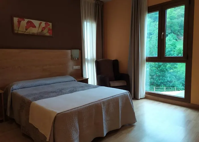 Santa Cristina 3* Pola de Lena