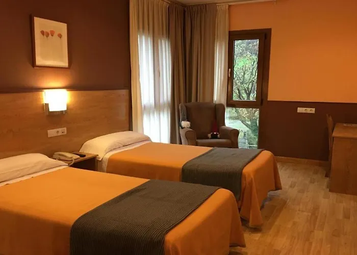 Santa Cristina 3* Pola de Lena